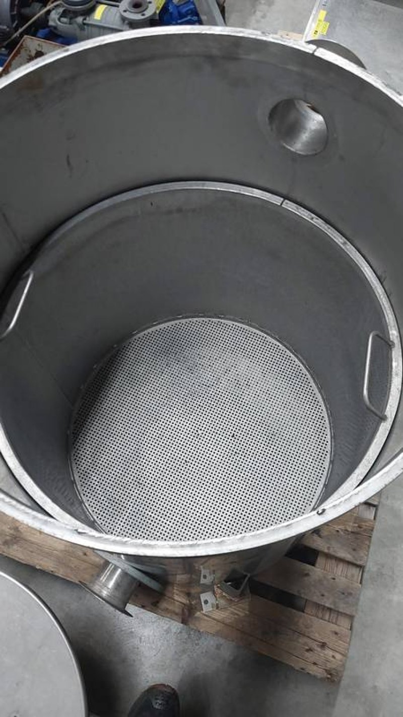 Air filter tank