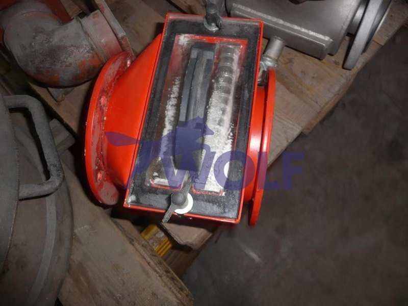 Magnet-Metallabscheider (rot) - in Normalstahlausführung.