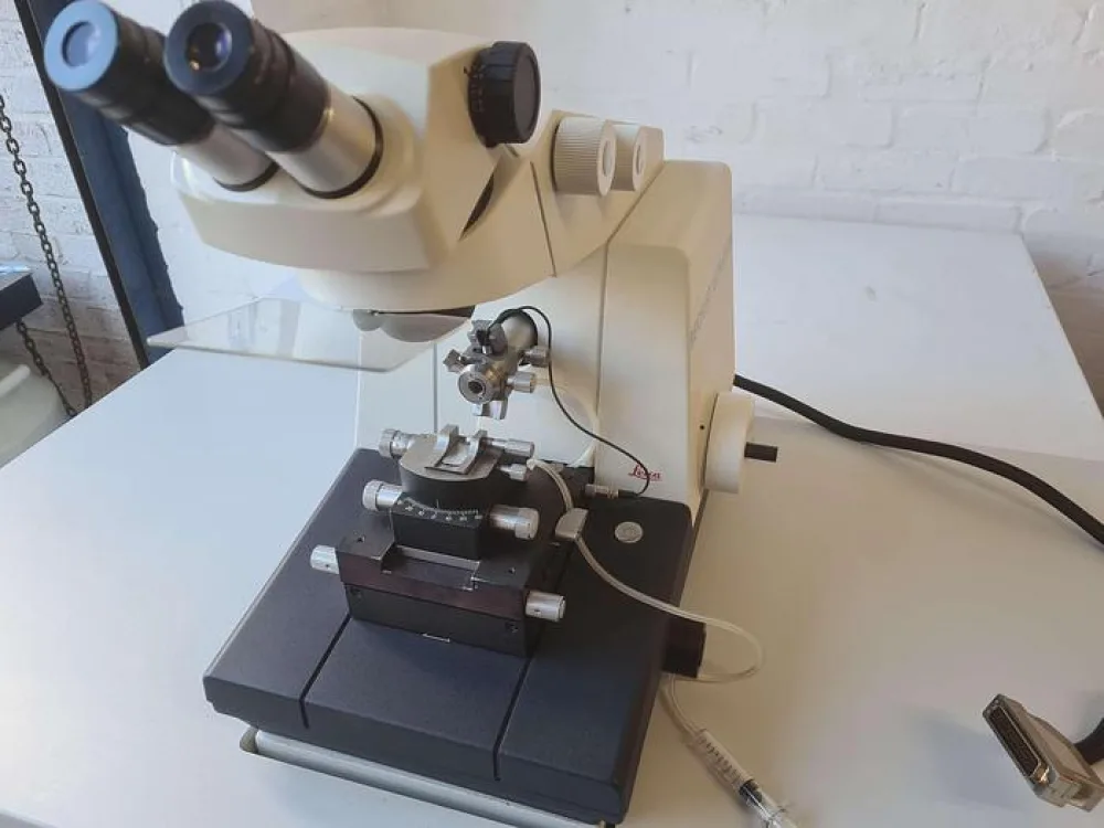 Leica Ultracut 702501 Ultramicrotome Microtome