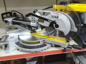 TRONCATRICE DEWALT MOD. SM1800-QS