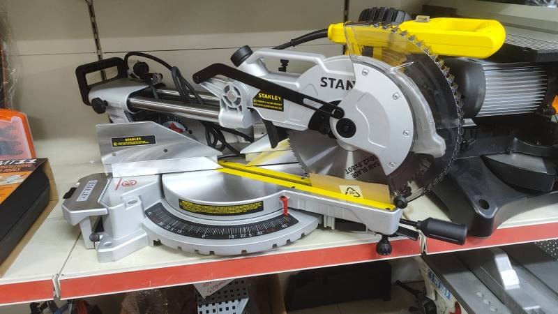 TRONCATRICE DEWALT MOD. SM1800-QS