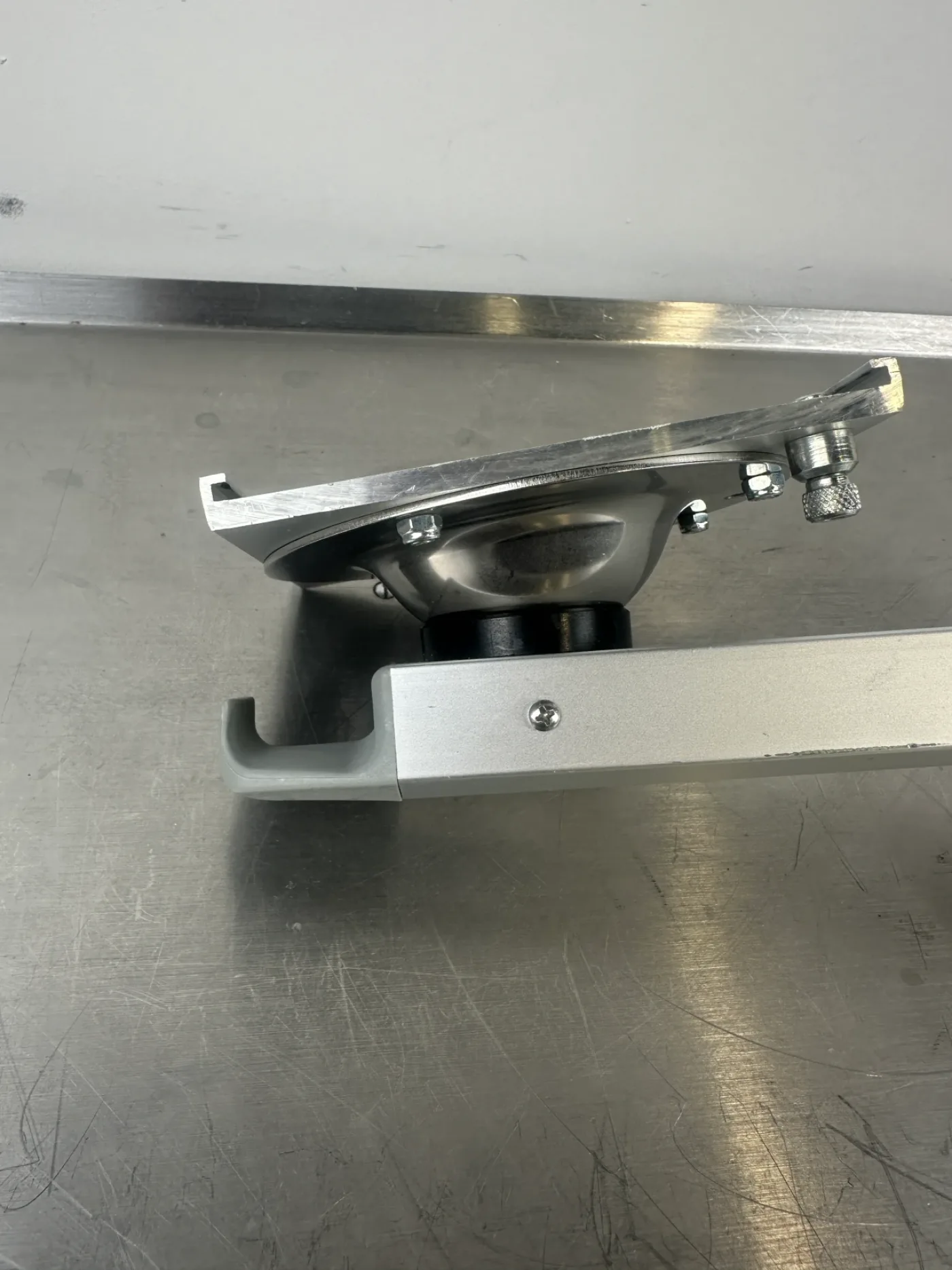 VersaMount medizinischer Gerätehalter / Monitorhalter f. Dräger max. 12 kg - 5