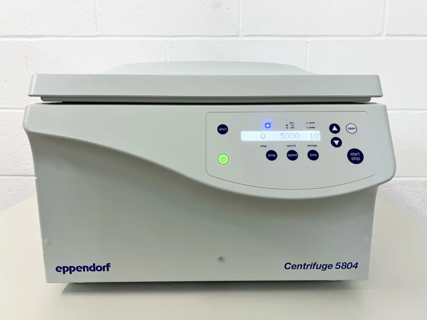 Eppendorf 5804 Benchtop Centrifuge - 1