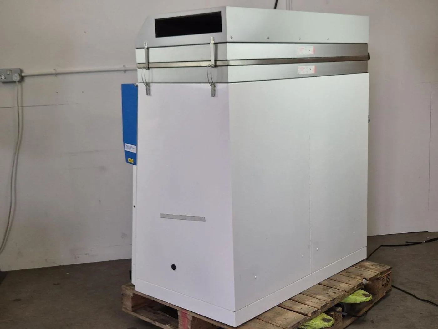 Walker Class 11 biological Safety Cabinet - 2