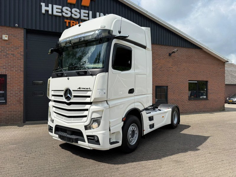 Mercedes-Benz Actros 1845 L Gigaspace 2x tank Standairco Smarttacho 2! 373,281KM EN Truck