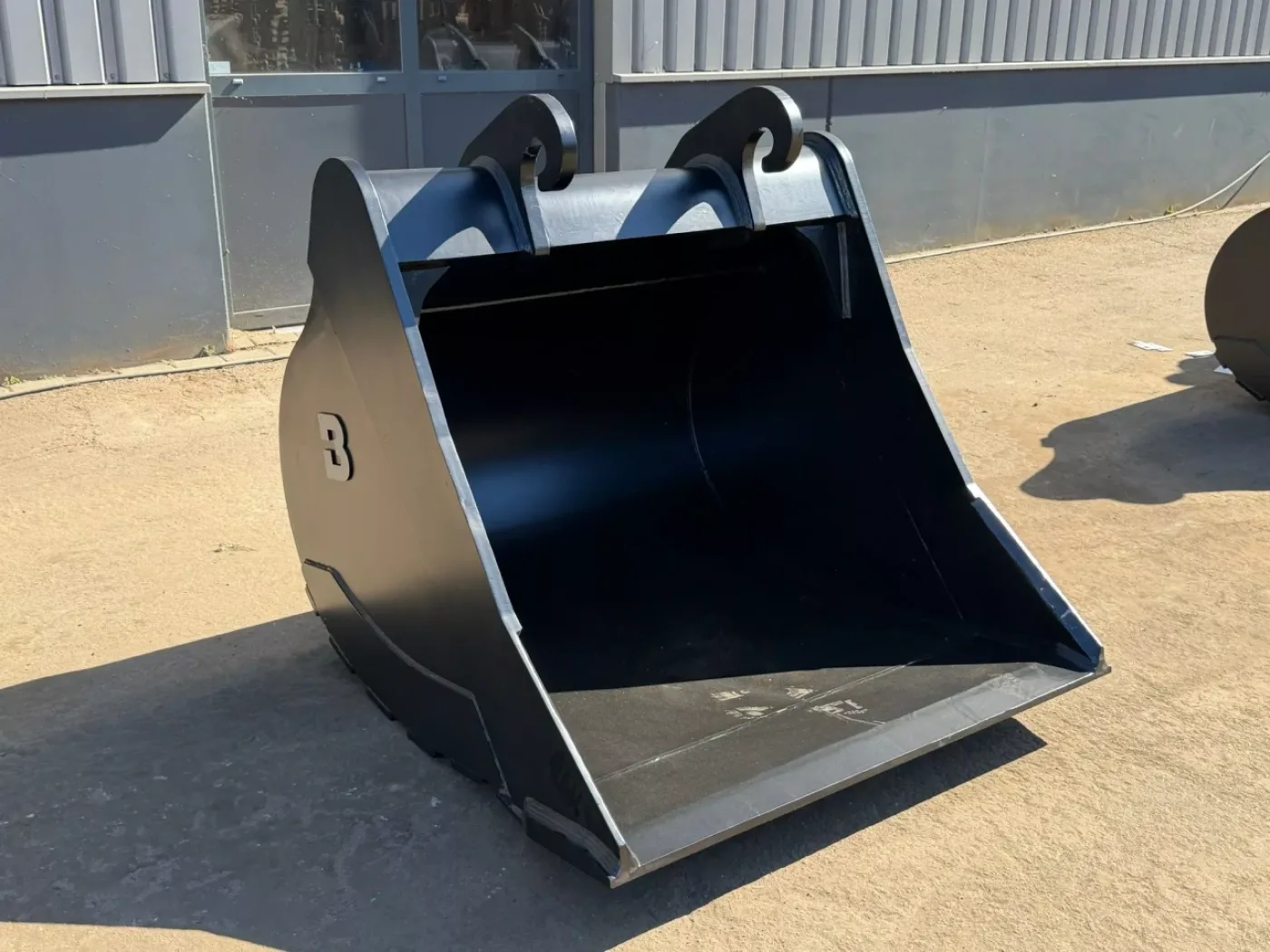 Excavation bucket / EBHD-4-85-1400 / CW40 - 6