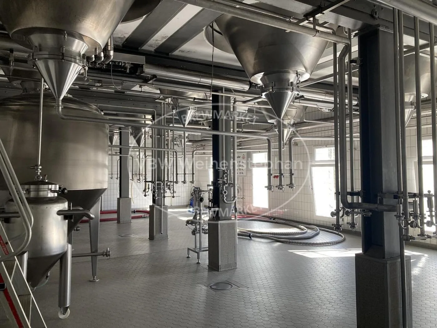 cylindroconical fermentations and storage tanks (CCTs) [3 pcs.] - 4