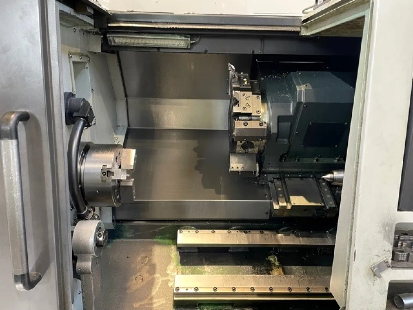 CNC Turning Machine – DOOSAN LYNX 300M - 4