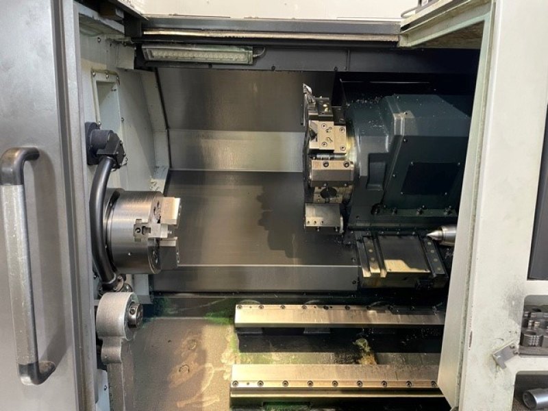 CNC Turning Machine – DOOSAN LYNX 300M