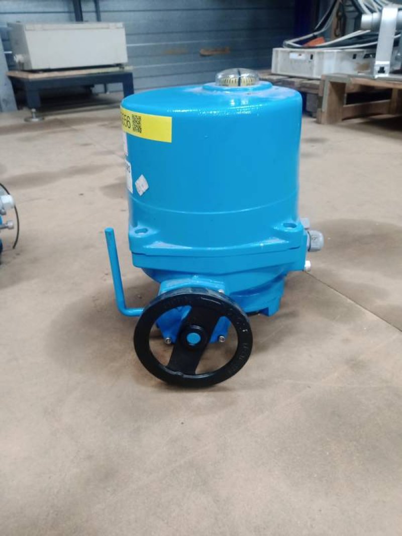 Valve drive