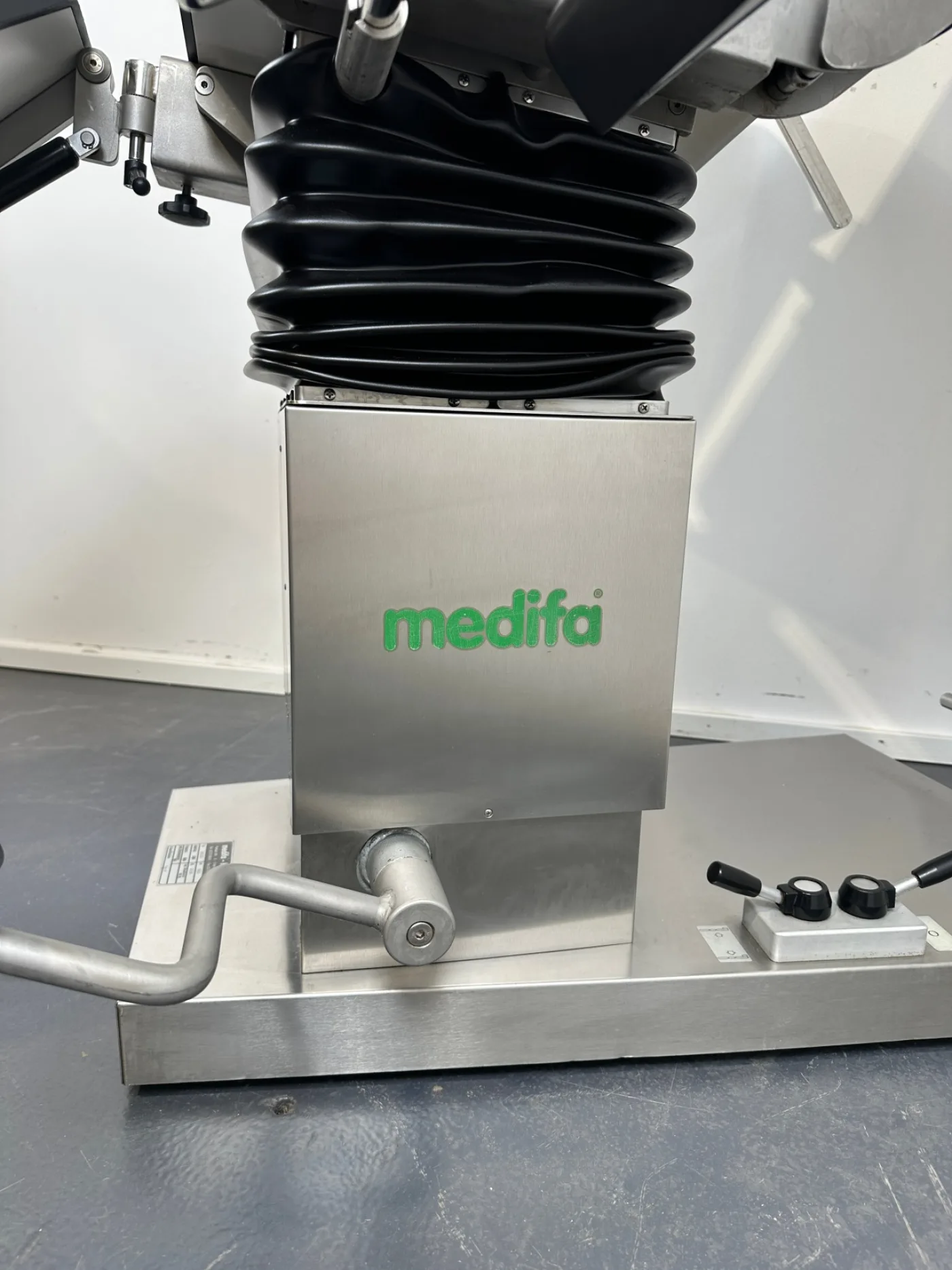 Medifa 5000 Antigua OP-Tisch Hydraulisch Typ: 500120 - 8