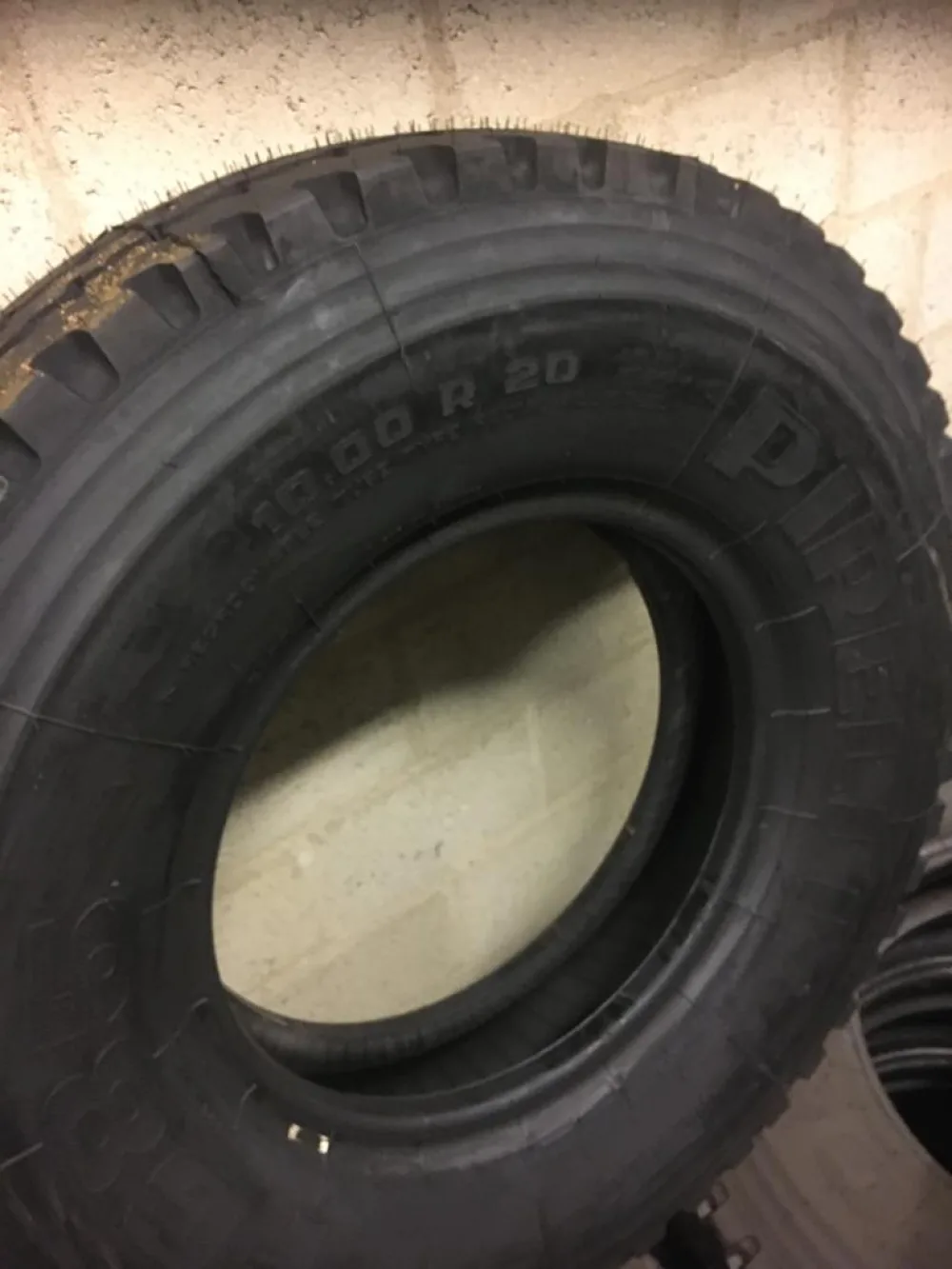 Pirelli 10.00R20 G85
