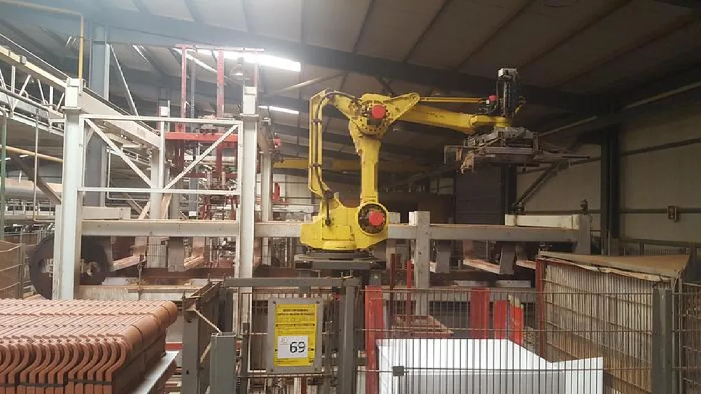 2003 Fanuc M410