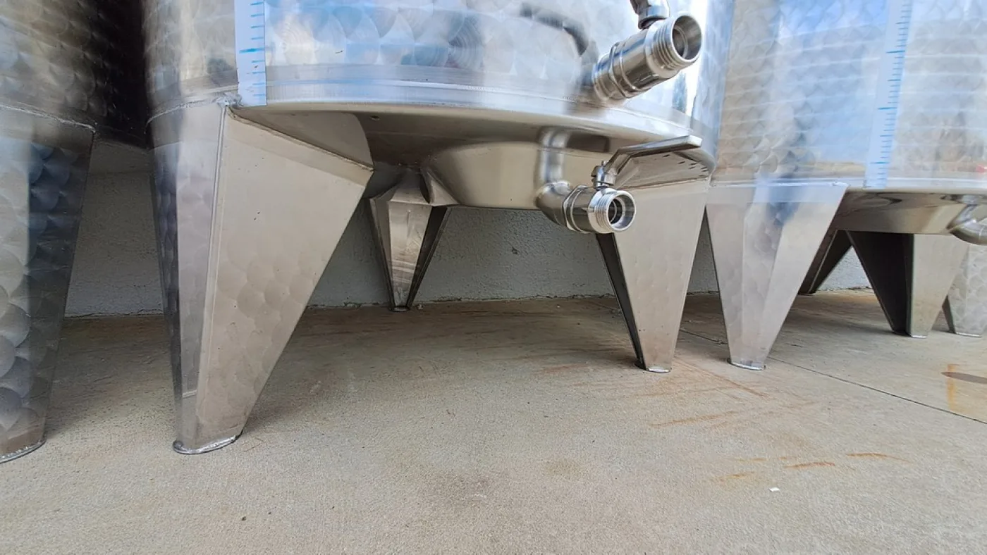 STAINLESS STELL TANKS CAPACITY LITERS 1000 PNEUMATIC FLOATING LID WITHOUT MANHOLE, ROUNDED BOTTOM NEW EQUIPMENT - 8