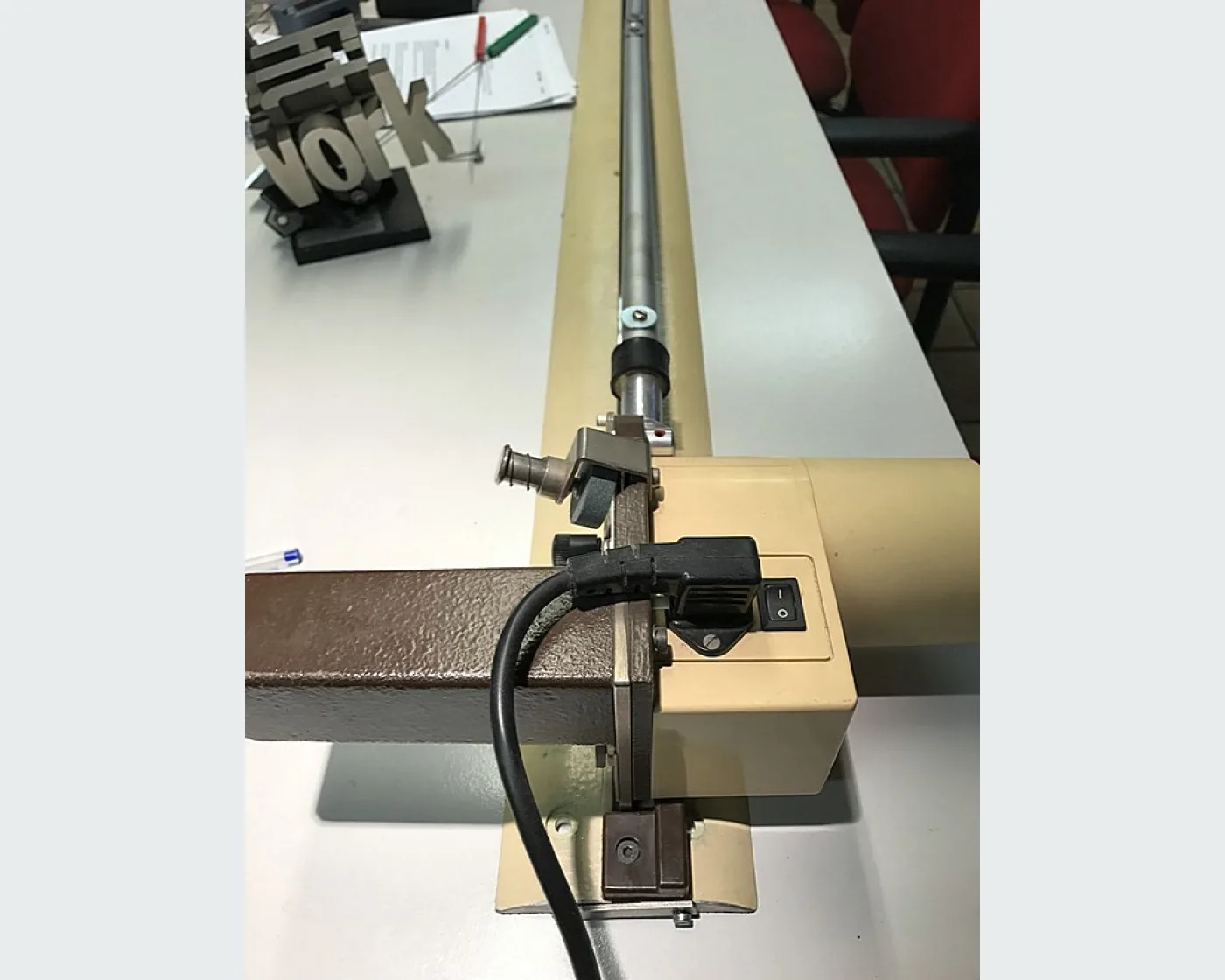 Elektronische Linearquerschneider für Gewebe - 1