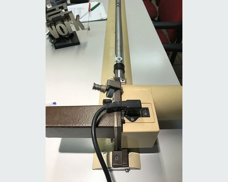 Elektronische Linearquerschneider für Gewebe