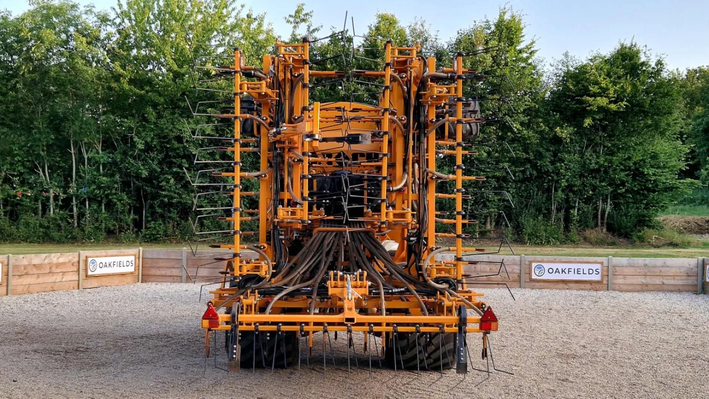 BROCK Campaign 12m trailed Tine Drill - 6