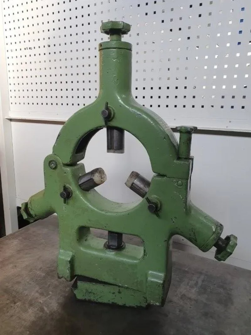 Ø 180 / Sph. 320 / BBreite 255 UNBEKANNT