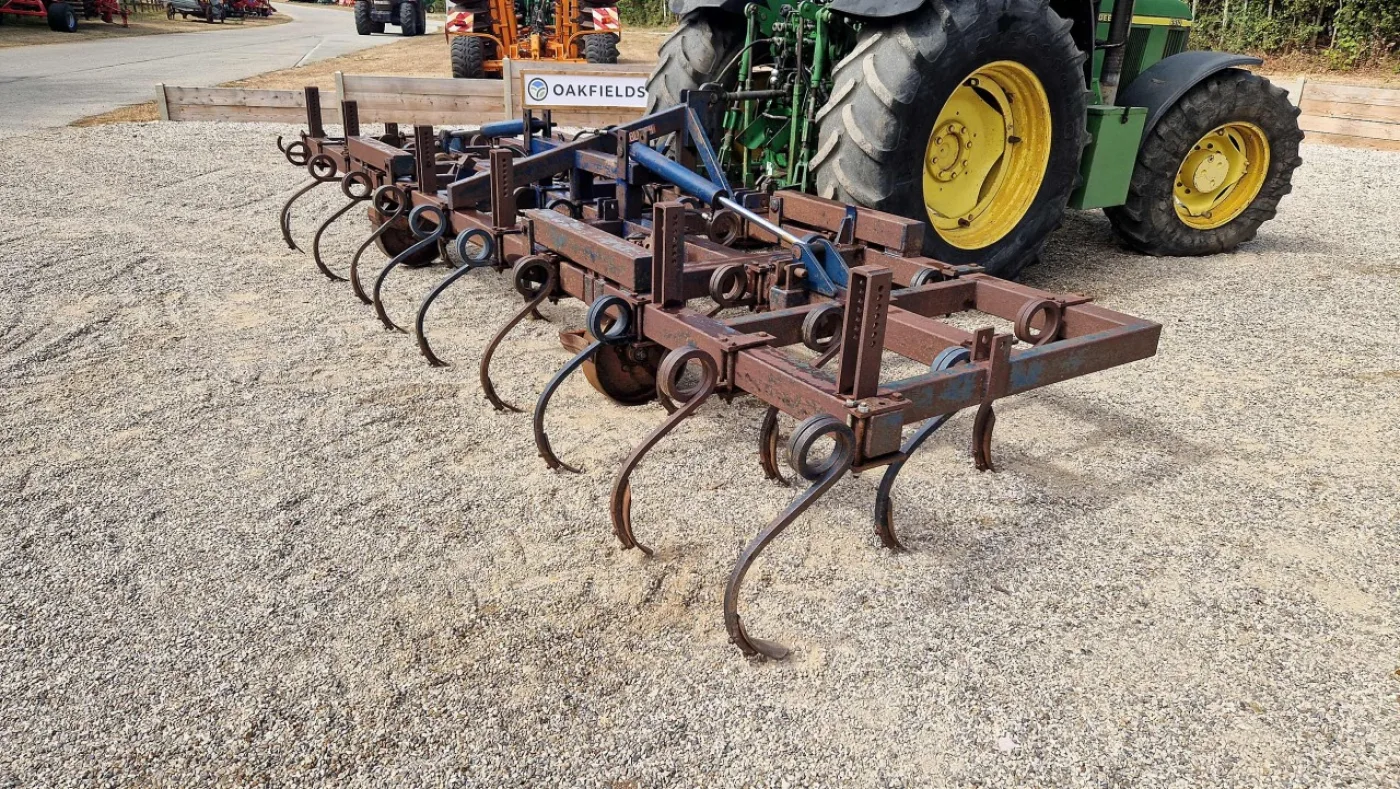 Blench 6m Hydraulic Folding Pigtail Cultivator - 1