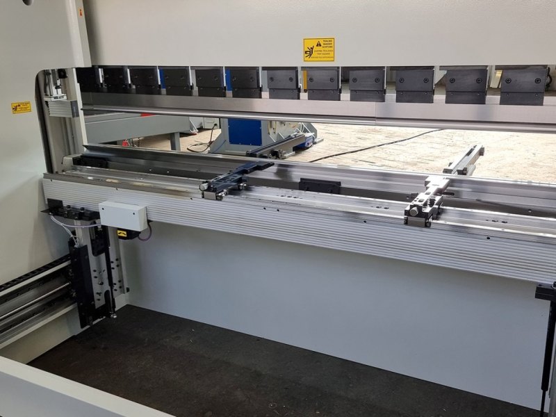 Hydraulische CNC Abkantpresse AD-S 30175