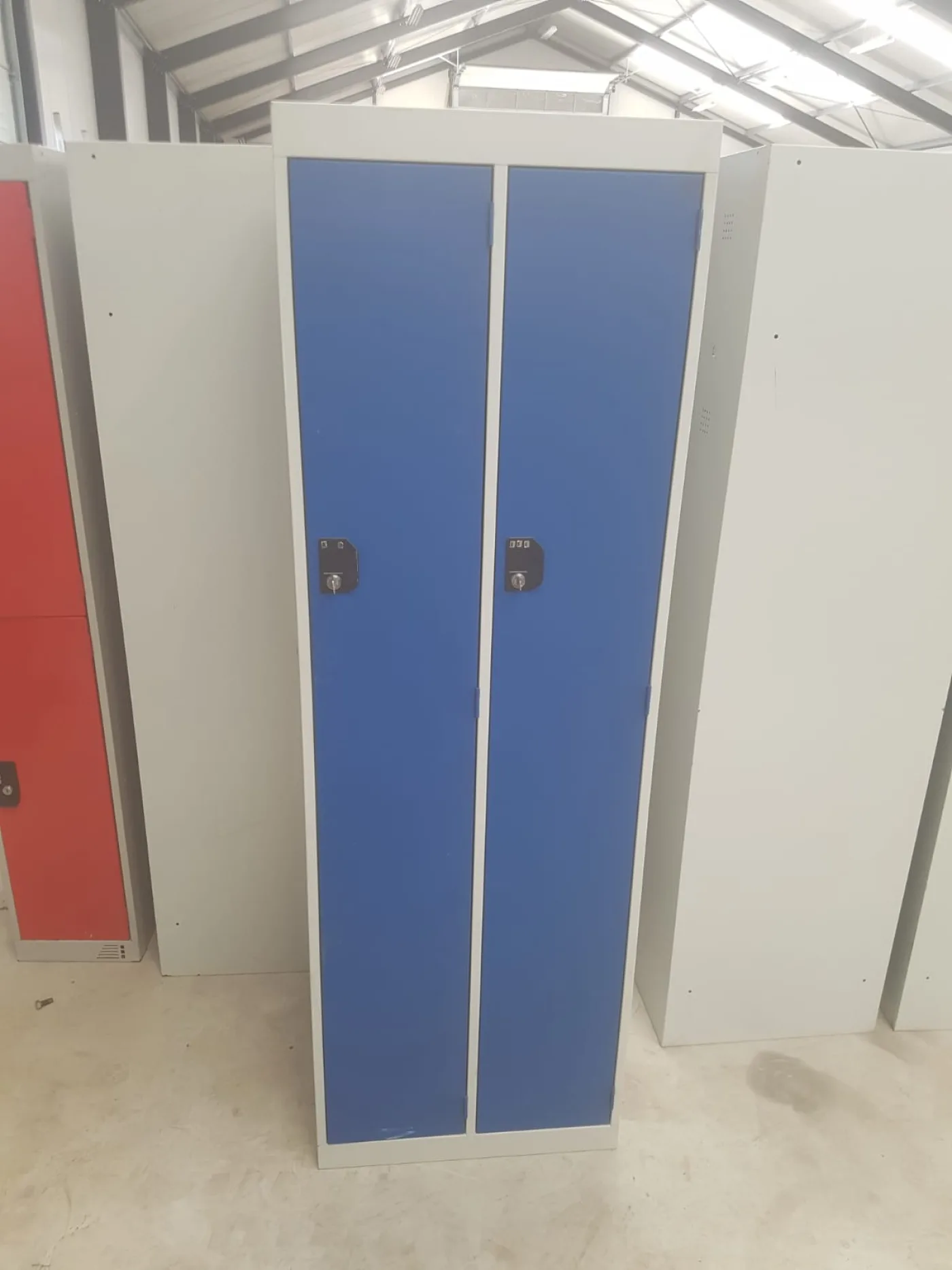 Double lockers, Red & Blue - 1