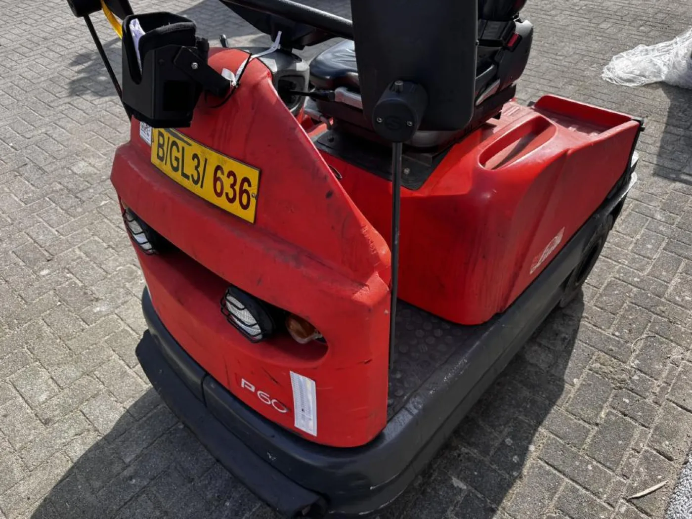 2004 Linde Tow Tractor - 5