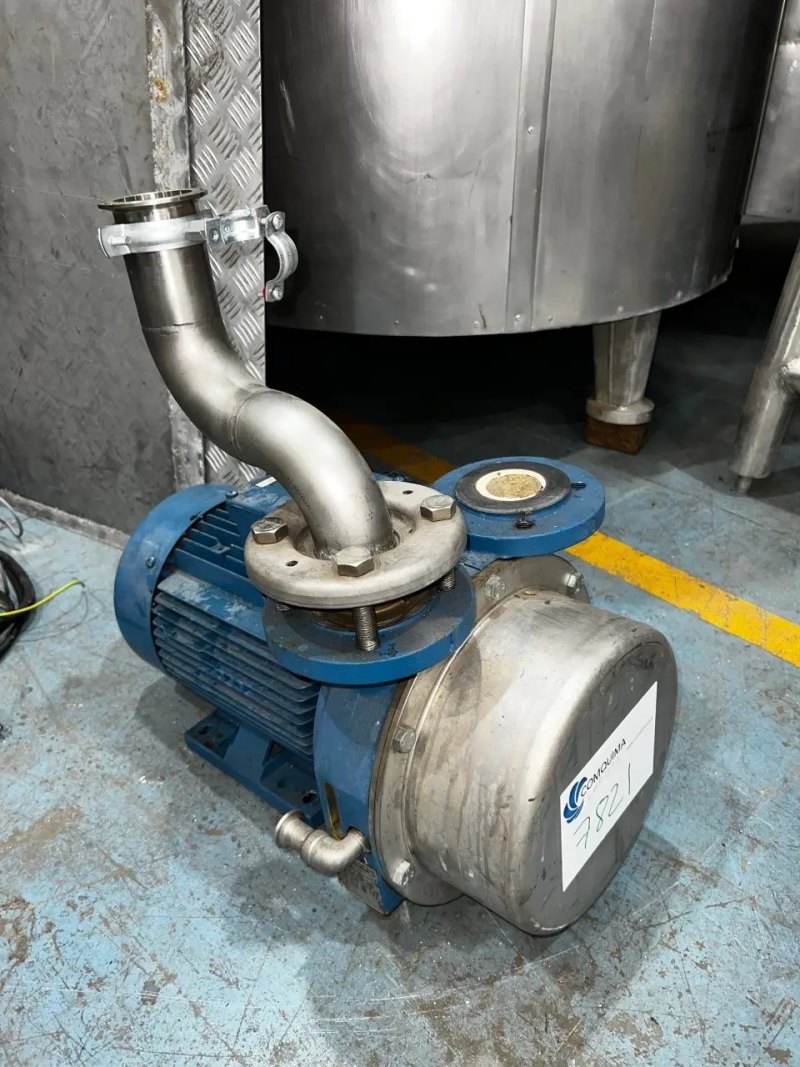 USED STAINLESS STEEL VACUUM PUMP 5.5 kW