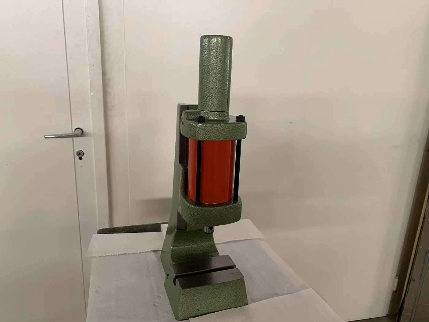 PRESSE PNEUMATIQUE “BENZING” TYPE DRP-200 - 4