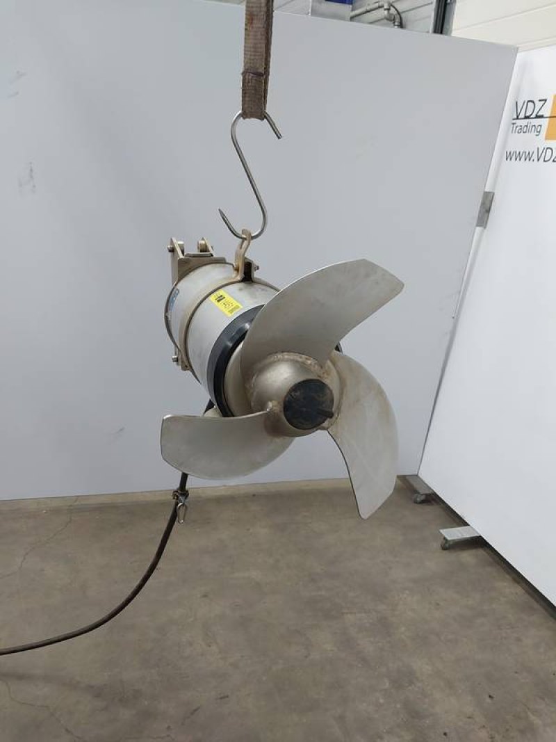 Propeller for mixing