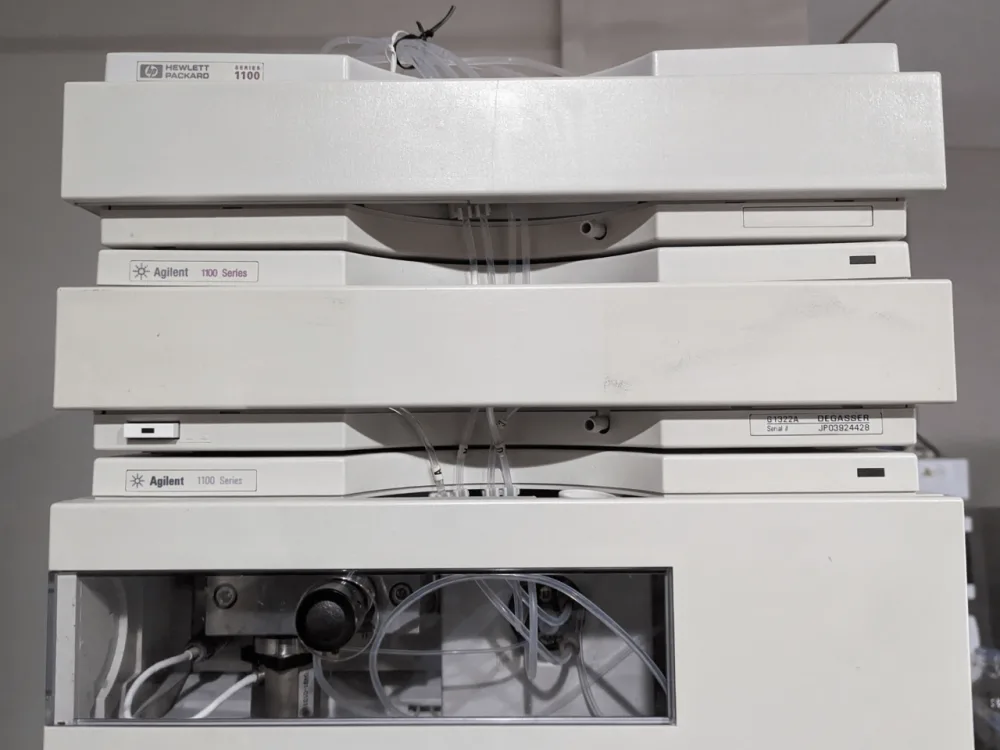 Agilent 1100 HPLC System with Degasser and DAD