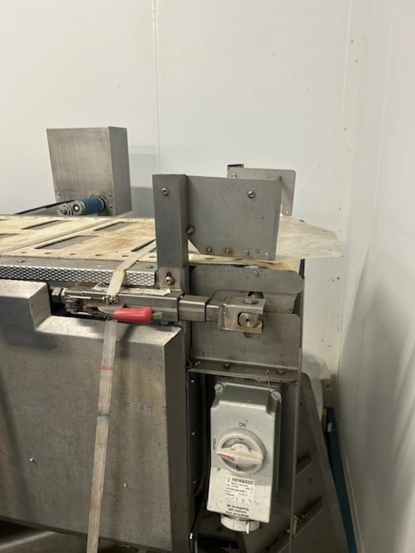 Off Shell Prawn Peeling Machine - 6