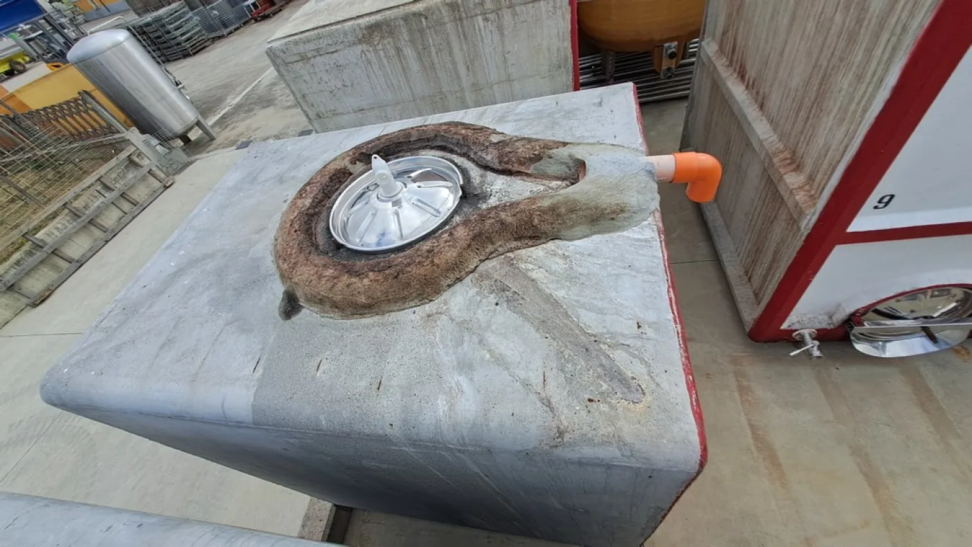 CONCRETE TANKS FOR WINE CAPACITY LITERS 2500 (HL 25), SECON HAND EQUIPMENT - 4
