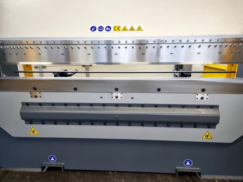 Hydraulische Schwenkbiegemaschine V-AMH 2035