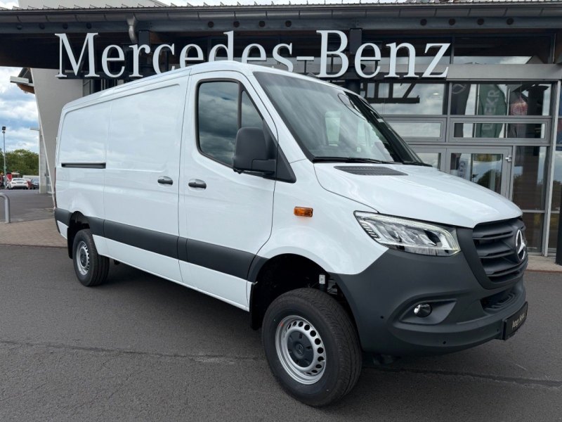 Mercedes Benz Sprinter 319 CDI 4x4 Air Conditioning AHK DISTRONIC