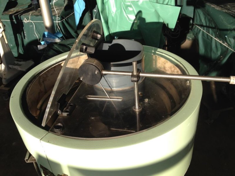 ALIMENTATORE VIBRANTE A TAZZA PER TAPPI