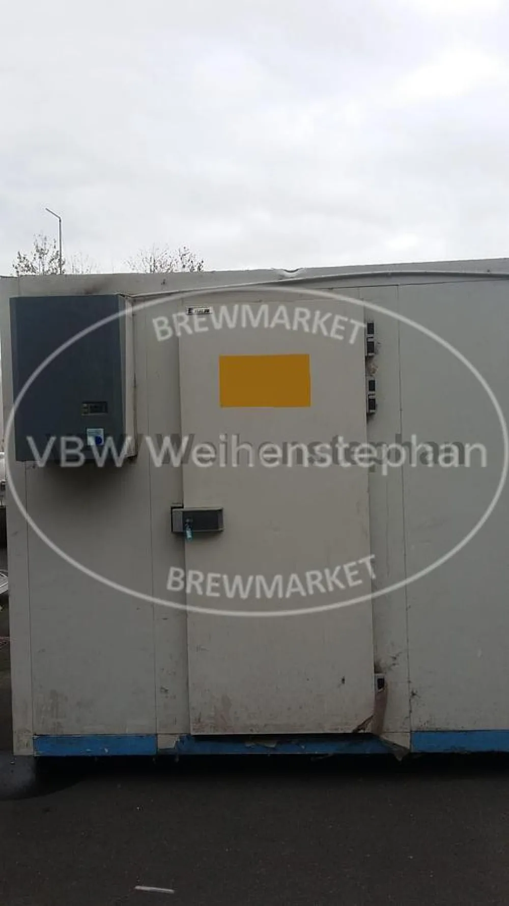 Cold room with cooling unit
