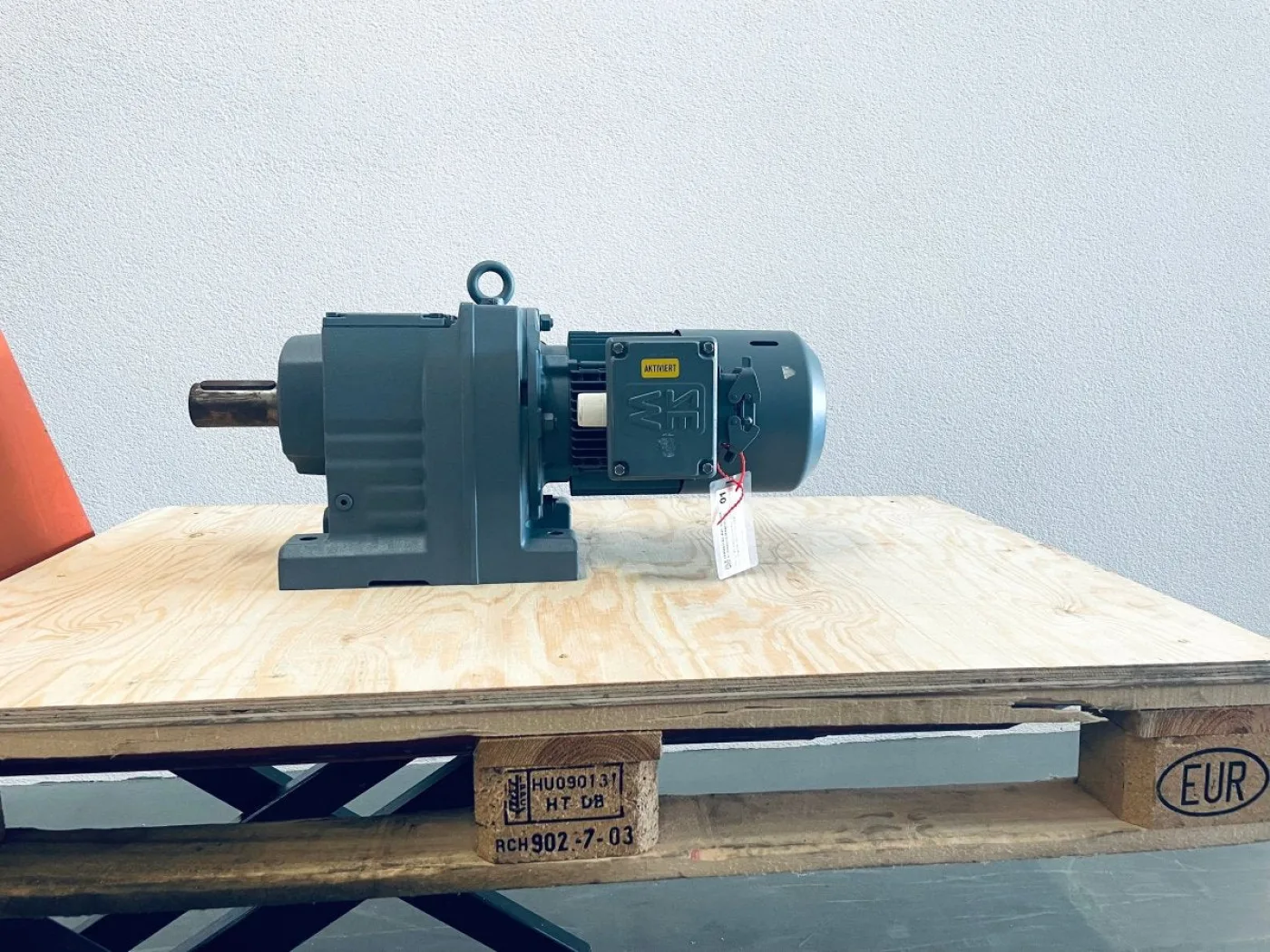SEW-EURODRIVE Getriebemotor R87 DT90L4/BMG/HR/AS - 2