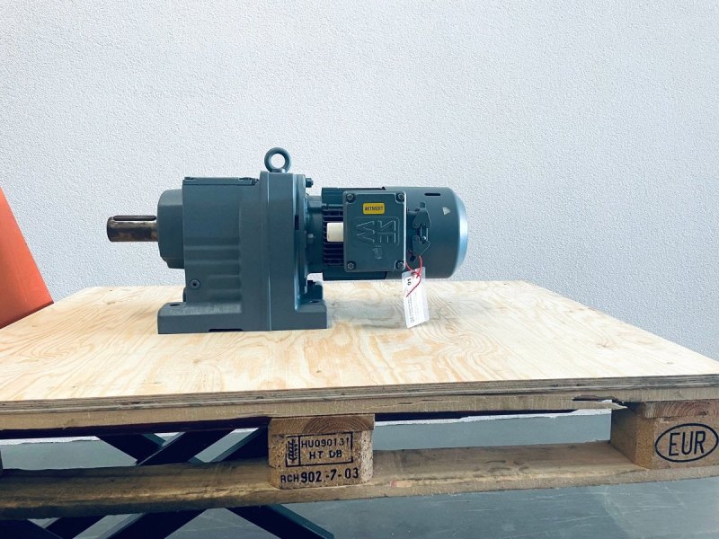 SEW-EURODRIVE Getriebemotor R87 DT90L4/BMG/HR/AS