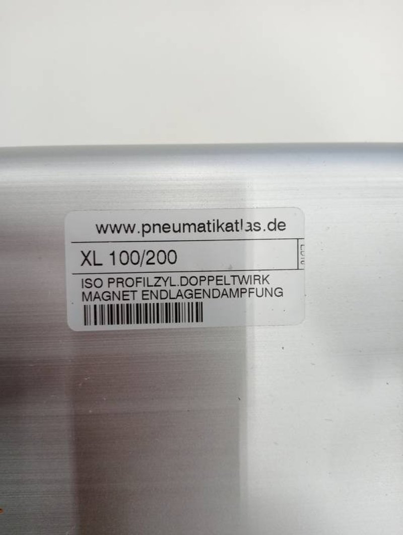 Air cylinder