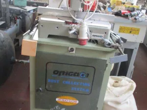 TRONCATRICE OMGA MOD. MEC300ST CON BASAMENTO