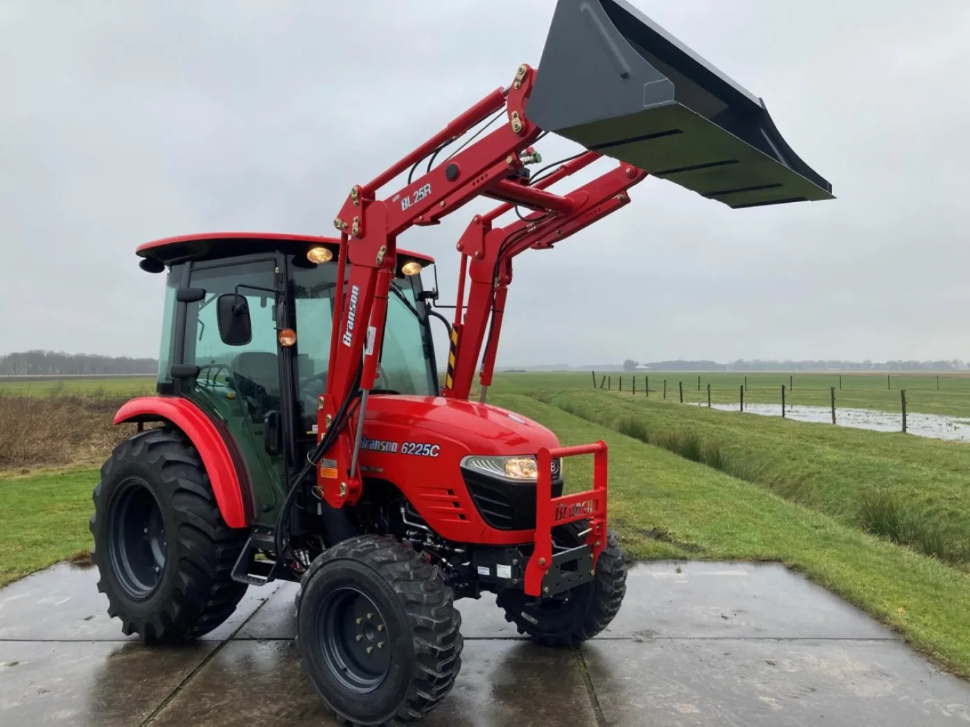 TYM compact tractor 6225H (Hydr. drive) met cabine - 2