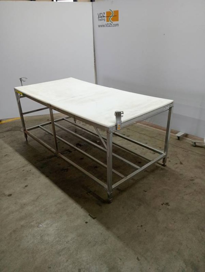 Cutting table