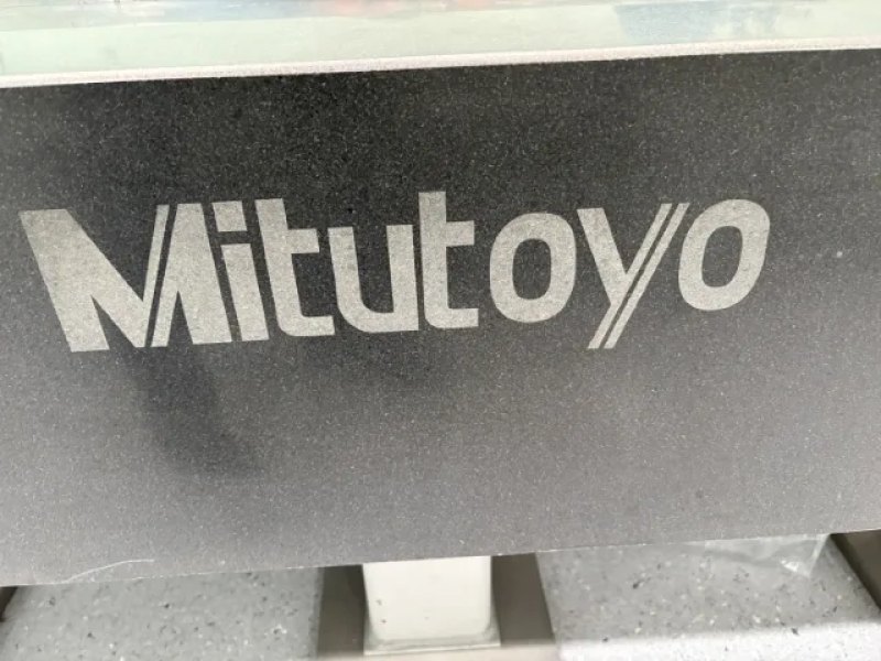 2000 x 2000 x 350 MITUTOYO