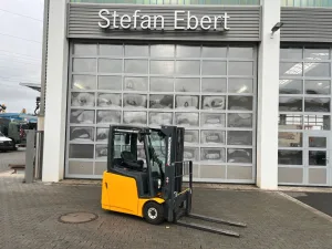 Jungheinrich EFG 215 / Triplex: 4.25m! / SS / 1.285h / 2021