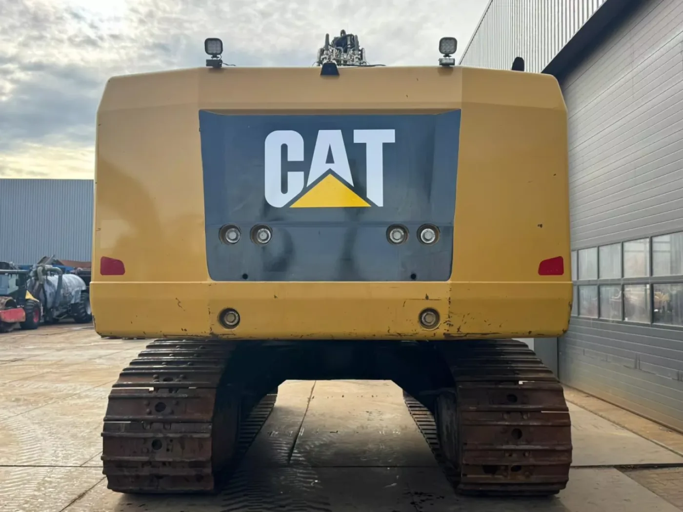 Caterpillar 374FL New Track Chains - 4