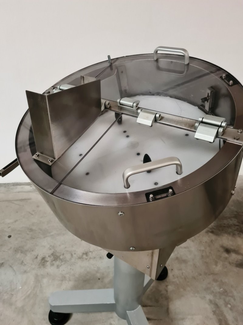 ORIENTATORE ALIMENTATORE VIBRANTE PER SPAZZOLINI – OZAF Mod. AC 600/AD