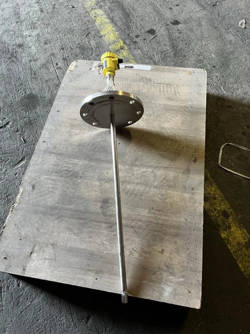 LEVEL INDICATORS C9373