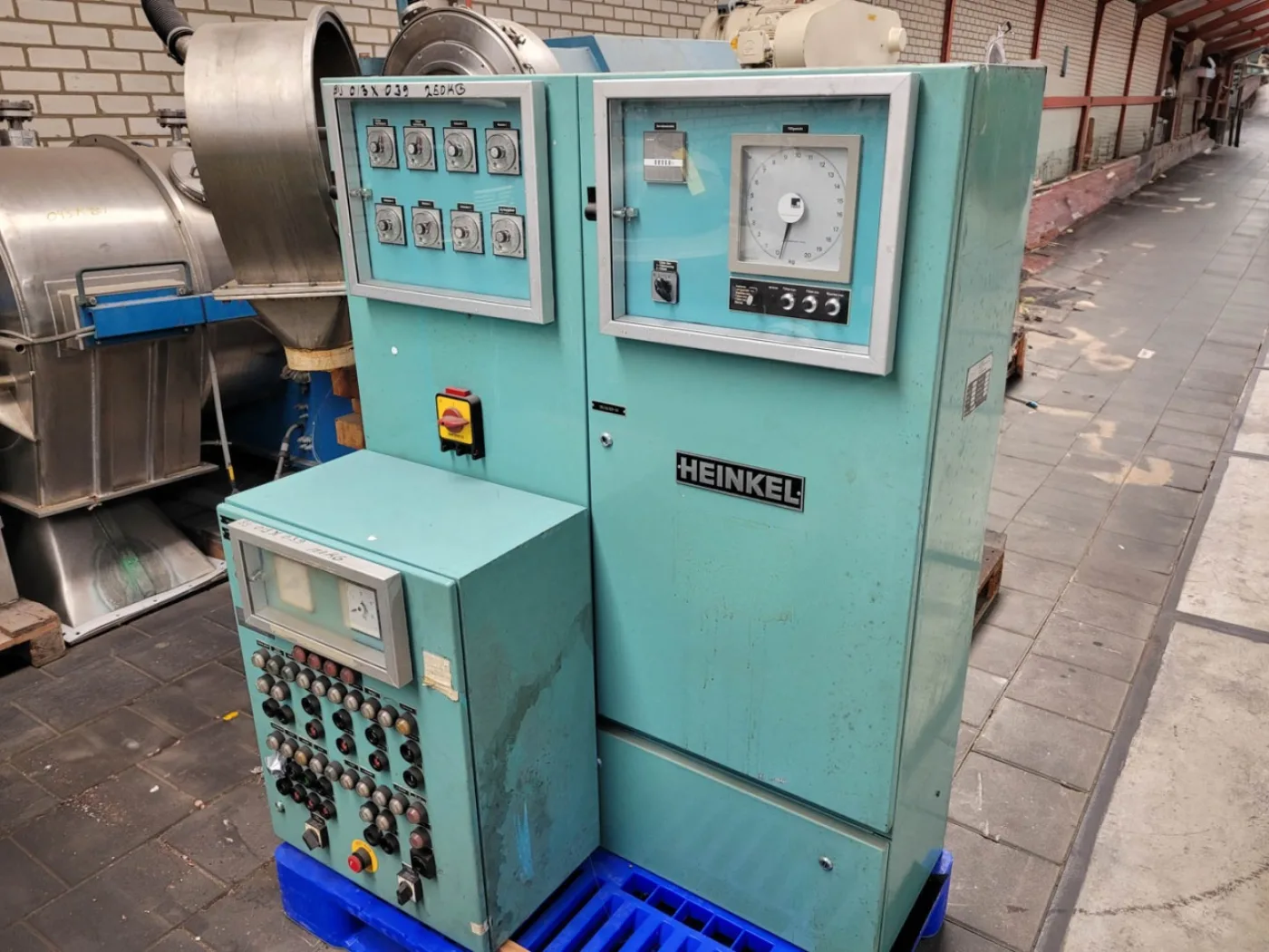 Heinkel HF-300- Inverting Filter Centrifuge - Basket centrifuge - 3