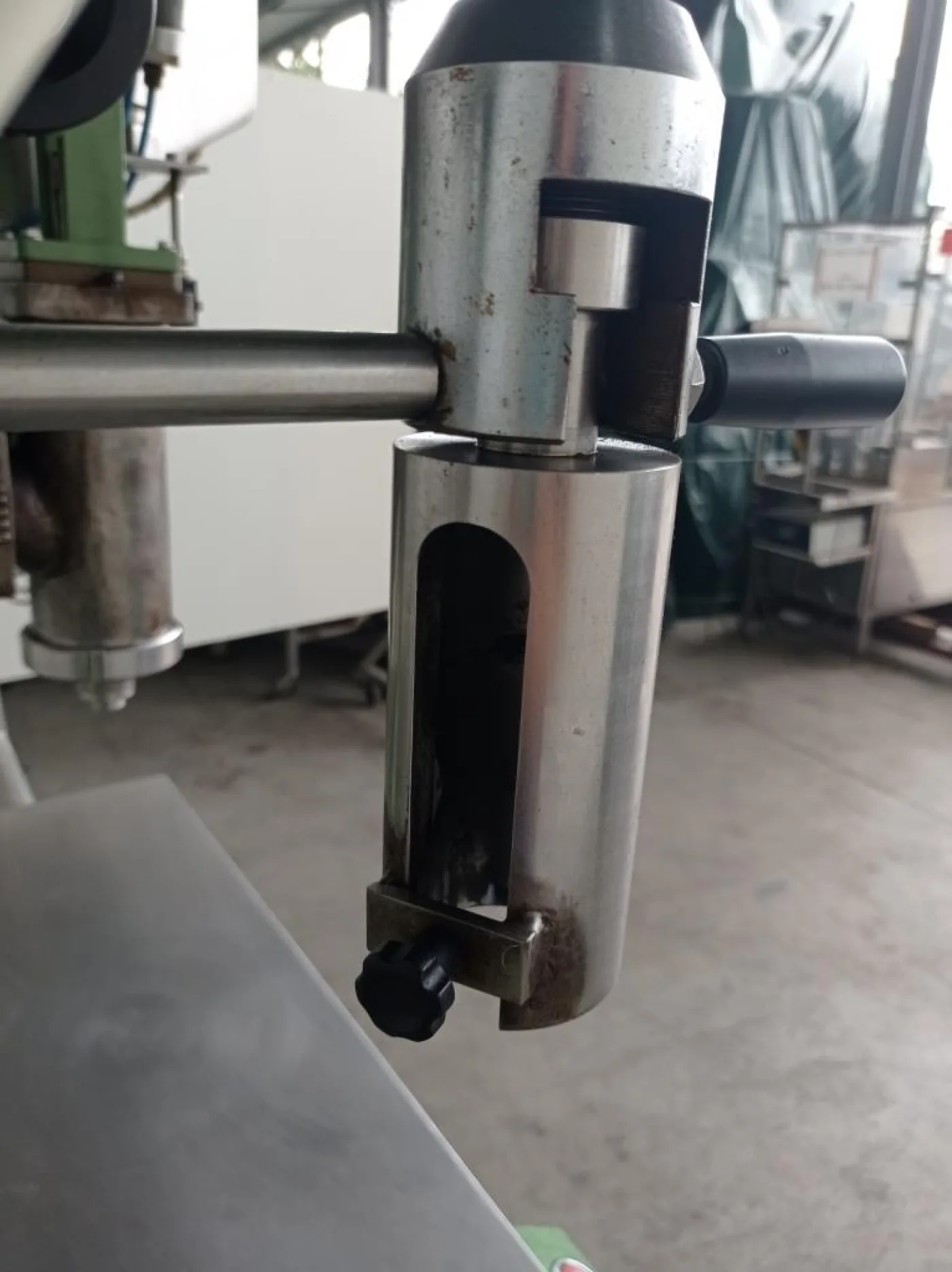 RIEMPITRICE E TAPPATRICE SEMIAUTOMATICA PER FLACONI – STEROMECCANICA - 5