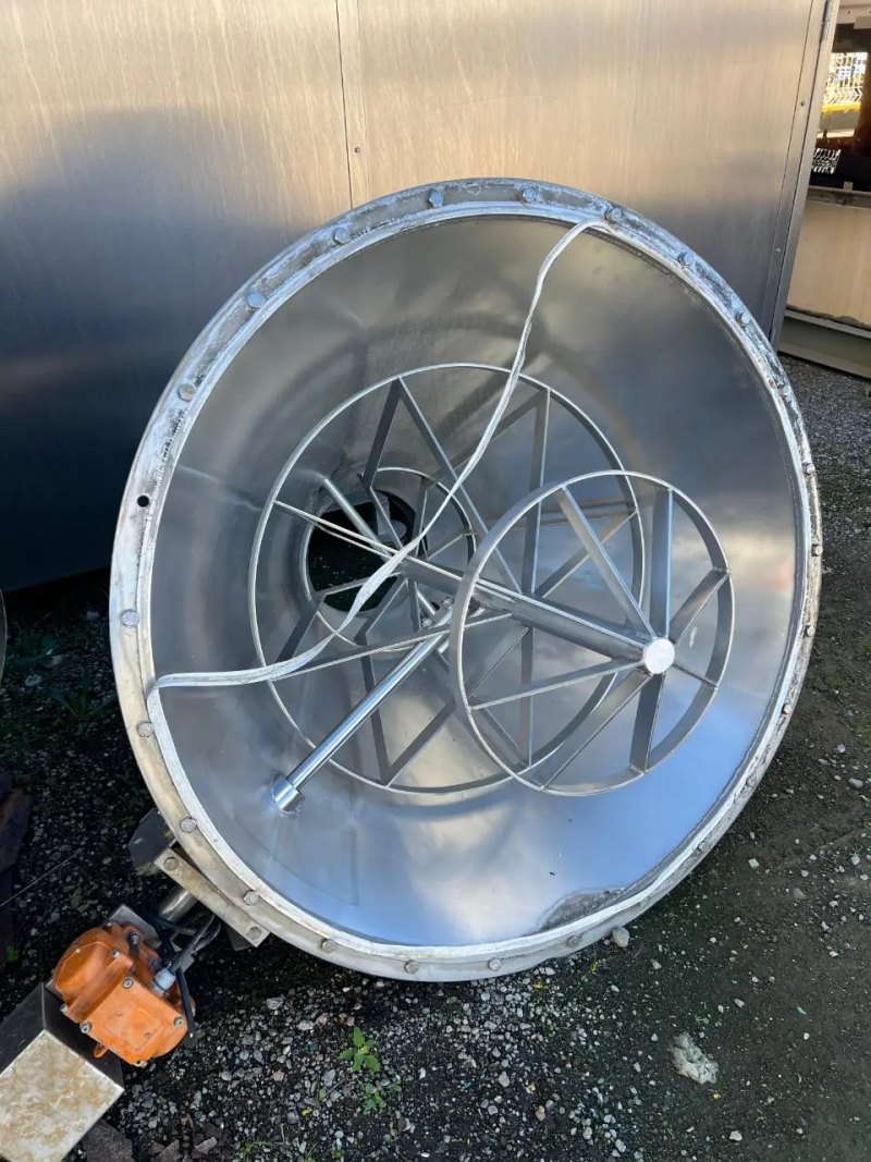 USED TANK FOR TRANSPORTATION OF SOLIDS